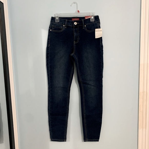 Guess Dark Wash Skinny Jeans NWT - Picture 1 of 2